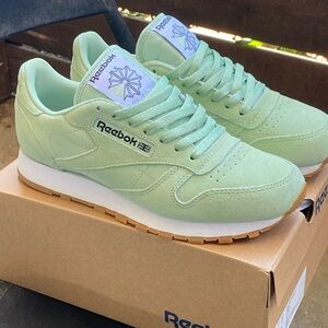 Mens CL Classic Reebok Pastels 8.5 Green Leather
